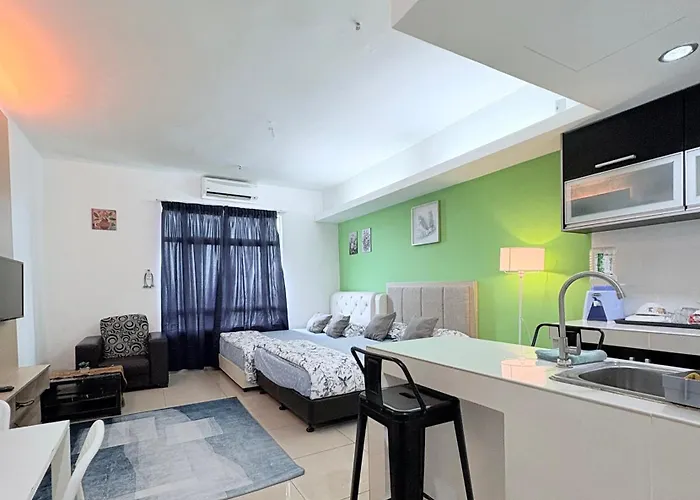 Private Studio Viana Court Service Apartment 4 With Private Parking