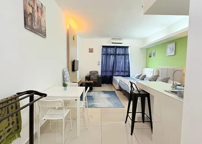 Private Studio Viana Court Service Apartment 4 With Private Parking