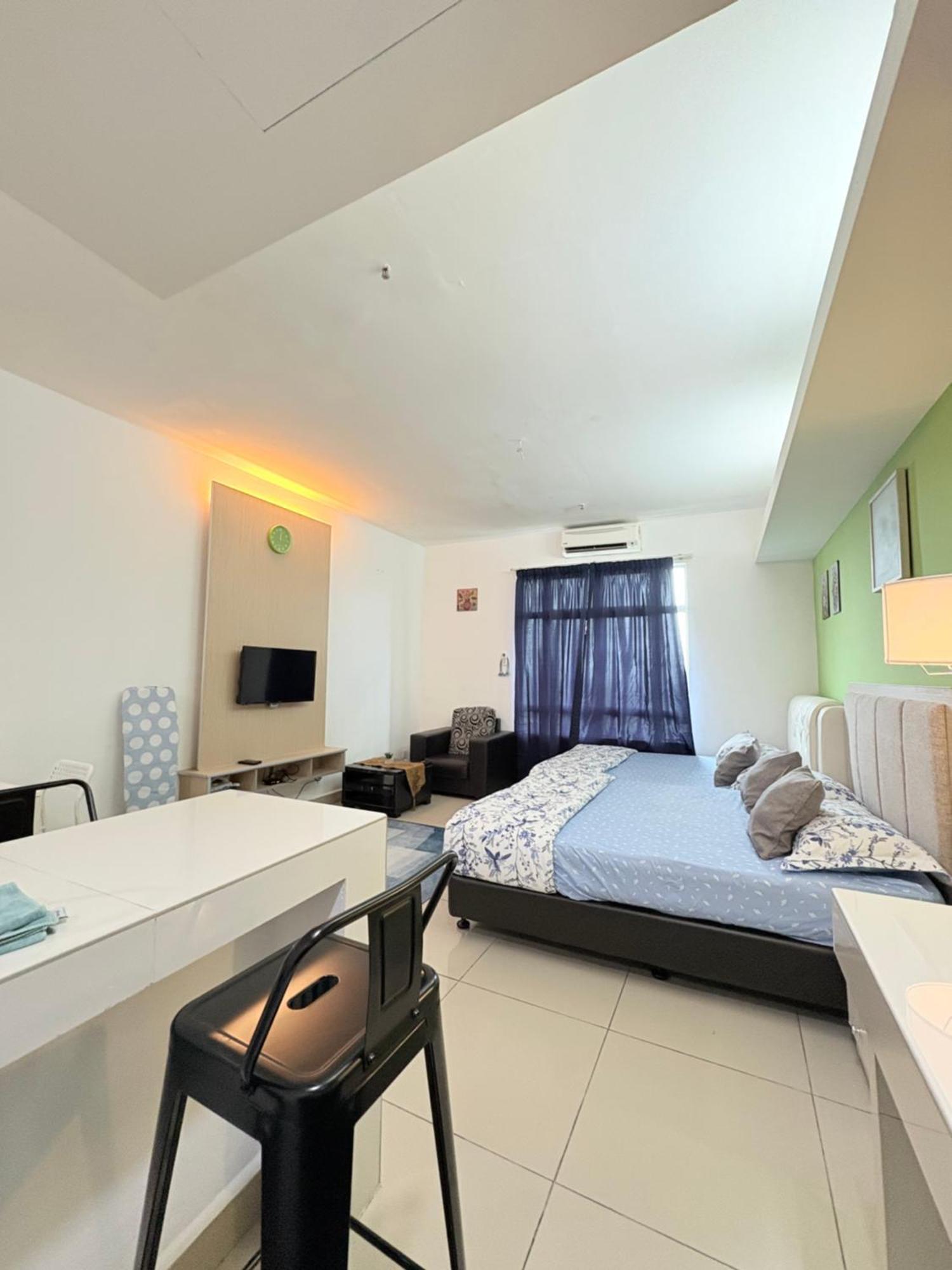 Private Viana Court Service 4 With Private Parking Kota Bharu